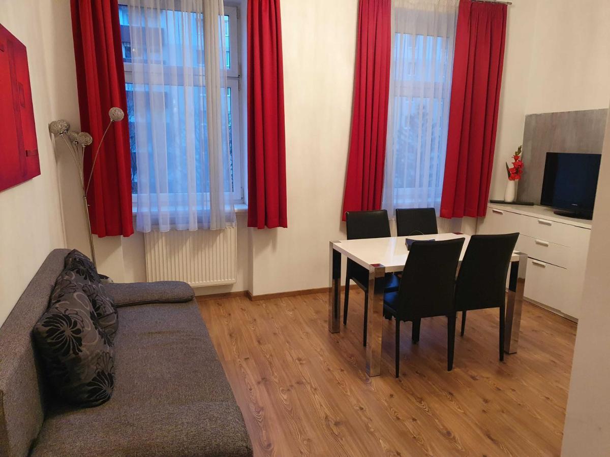 Vibrant Red Apartment I Contactless Check-In Вена Экстерьер фото